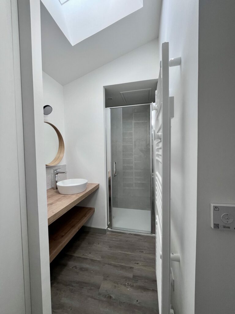 Salle d'eau d'un T2 à Chabanière