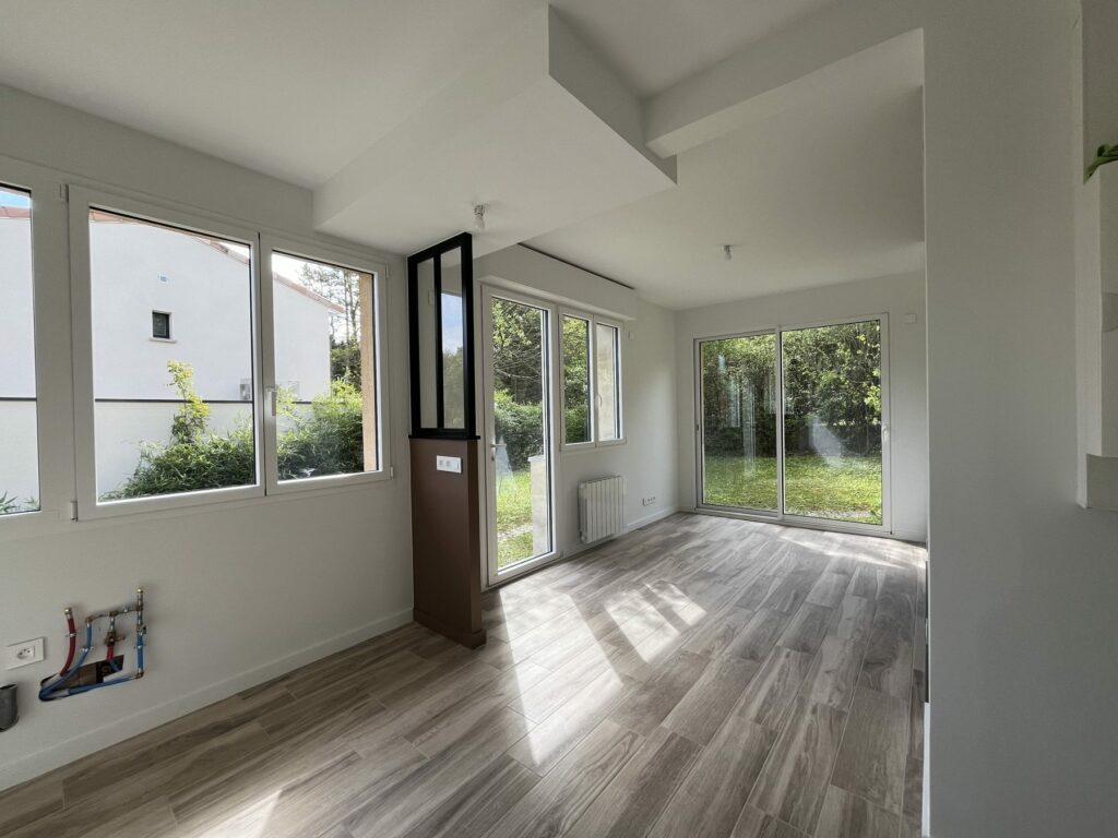 Espace de vie lumineux d'un T2 à Chaponnay